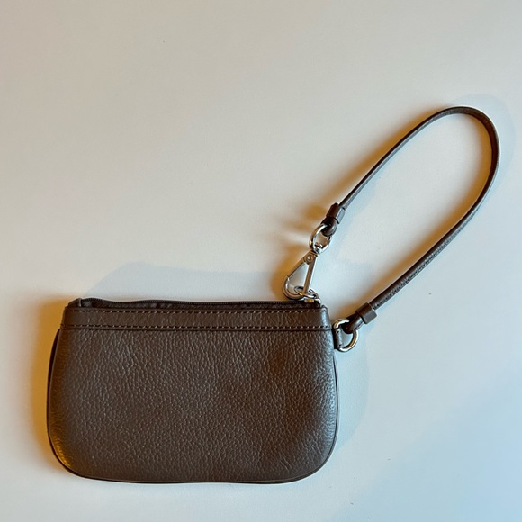 Calvin Klein Wristlet ✨ - Picture 12 of 13